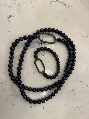 Chico’s pearl necklace and bracelet set